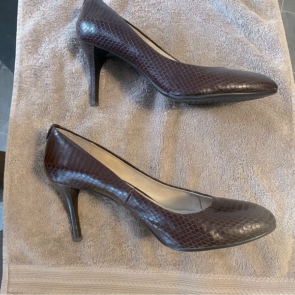 Michael Kors Leather, Closed Toe High Heel Shoes. Snake, Brown, Size 9.5. - Picture 8 of 12